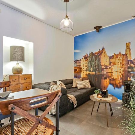 Huswell - Charming Getaway In The Historical City Center Brugge Bagian luar foto