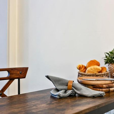 Huswell - Charming Getaway In The Historical City Center Brugge Bagian luar foto