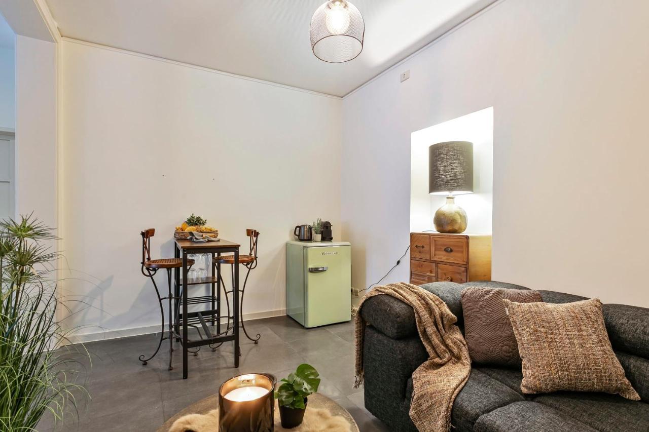 Huswell - Charming Getaway In The Historical City Center Brugge Bagian luar foto