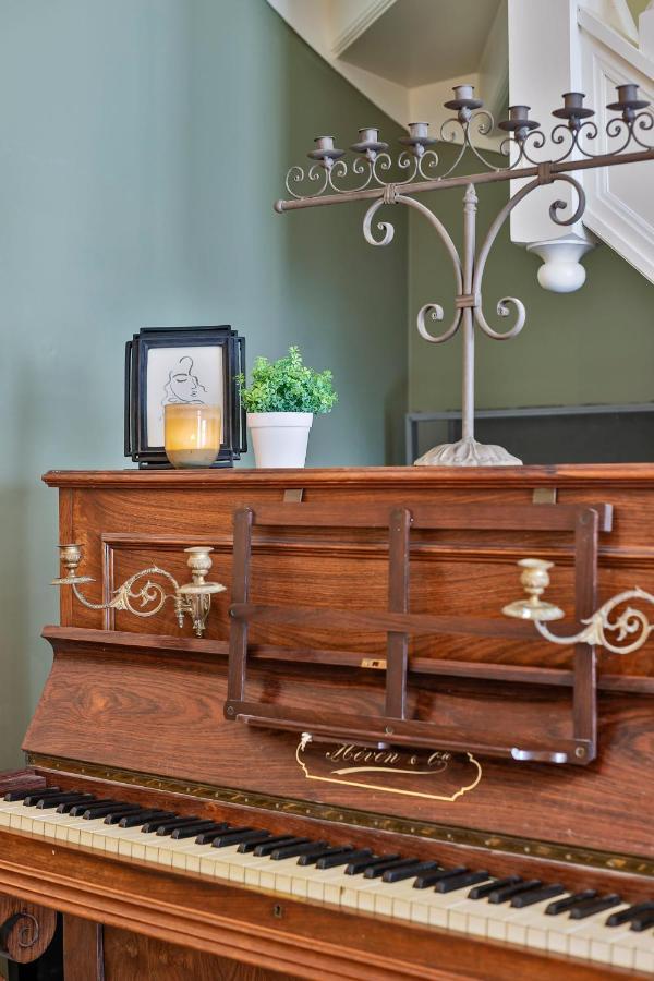 Huswell - Charming Getaway In The Historical City Center Brugge Bagian luar foto