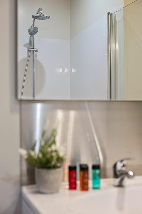 Huswell - Charming Getaway In The Historical City Center Brugge Bagian luar foto